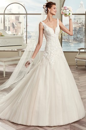 How Long Was Thalia S Wedding Dress Train Ucenter Dress