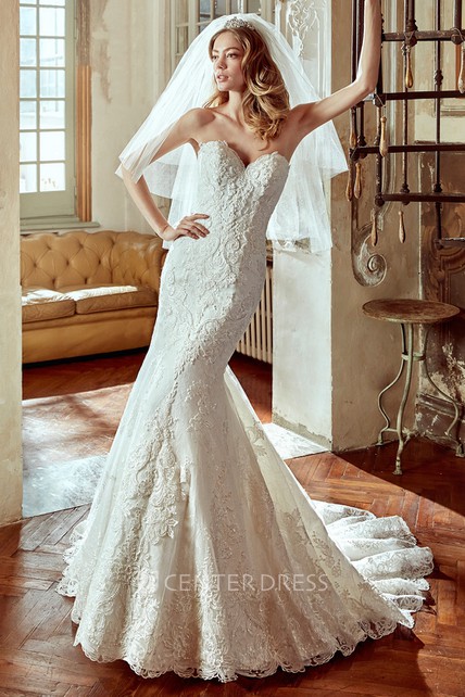 Deep Sweetheart Lace Sleeveless Sheath Wedding Dress