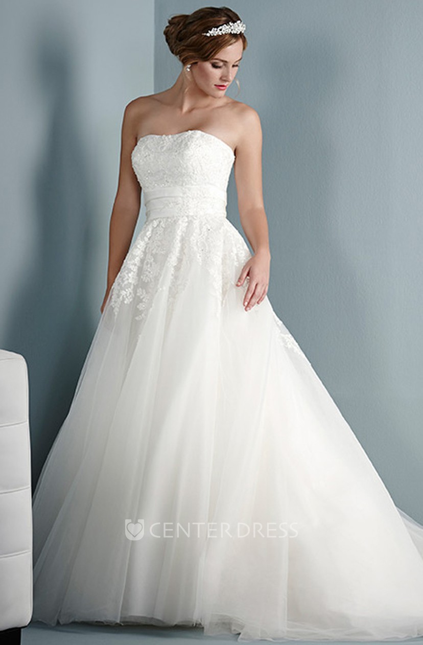 Ball Gown Sleeveless Floor Length Appliqued Strapless Tulle Lace