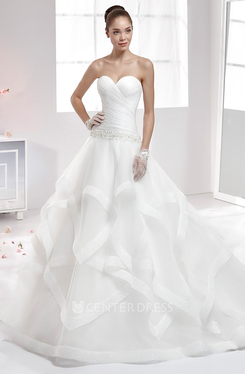 Sweetheart Pleating Wedding Gown With Ruffle Skirt And Brush Train