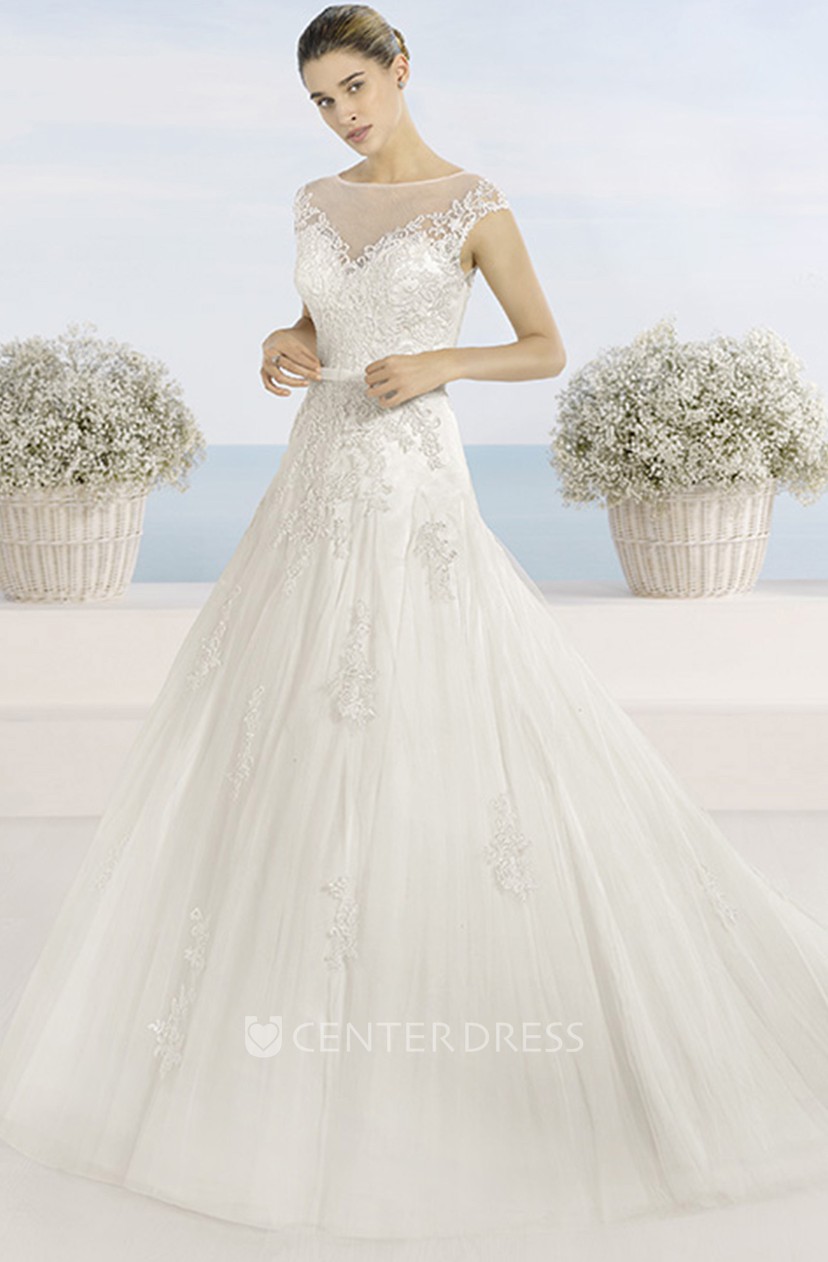 Ball Gown Bateau Neck Short Sleeve Tulle Wedding Dress With
